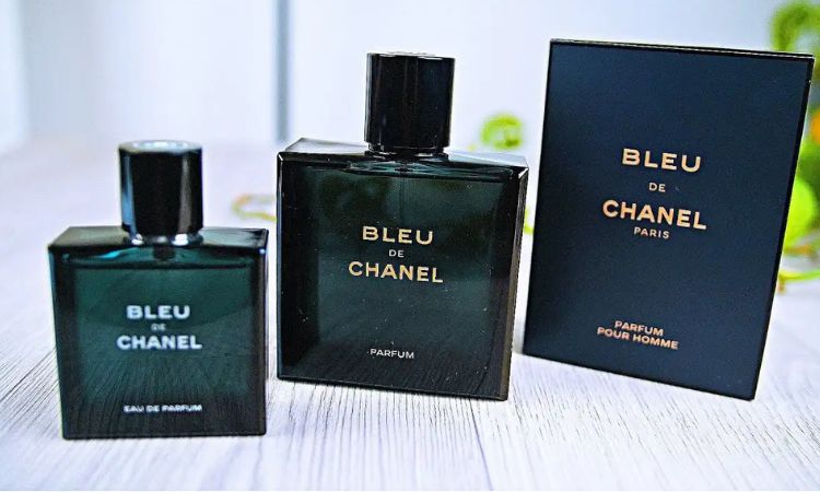 Chanel Bleu chữ vàng và chữ trắng khác nhau như thế nào?